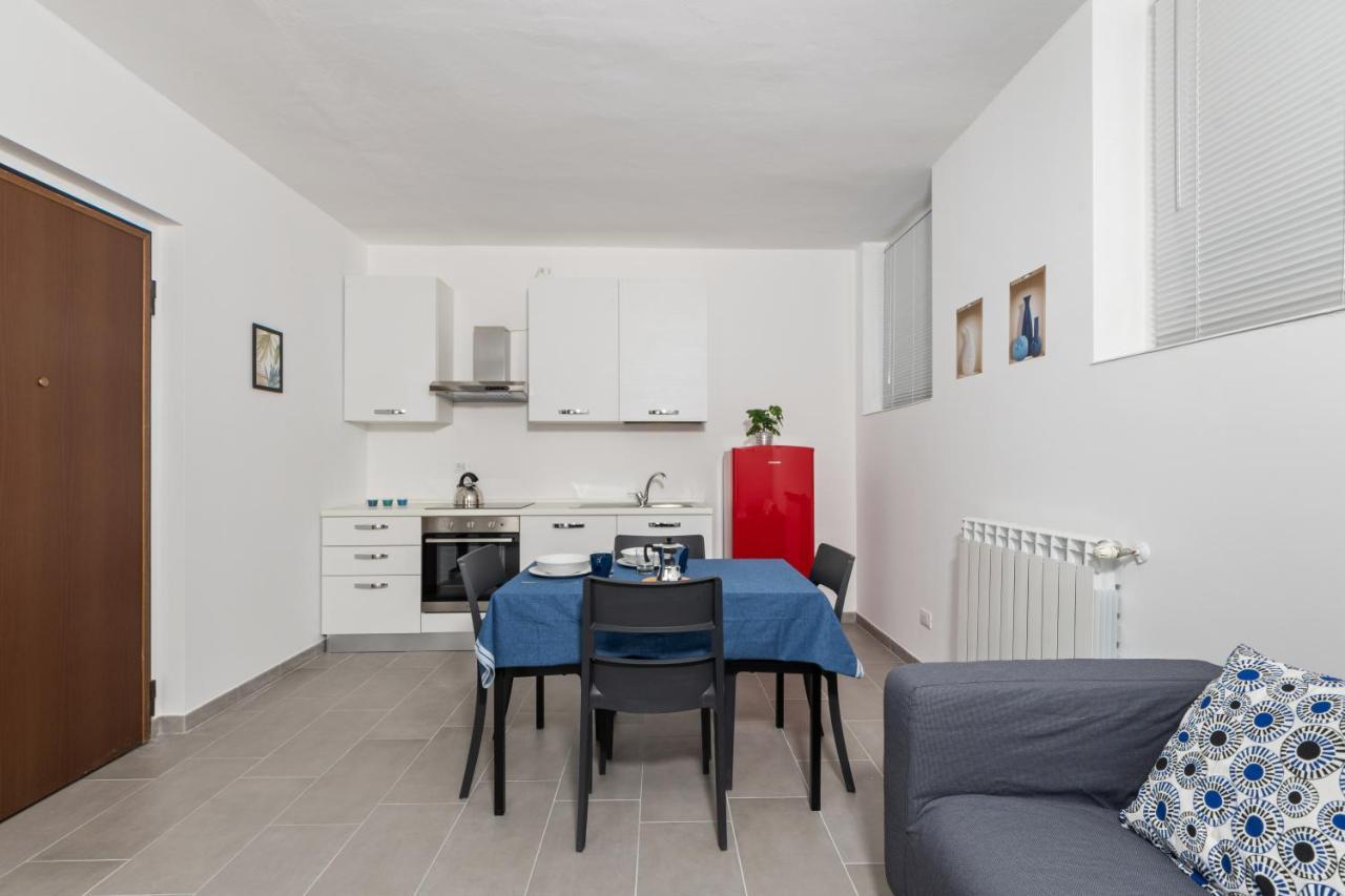 Appartamento Staurenghi Blu - Affitti Brevi Italia Varese Exteriör bild
