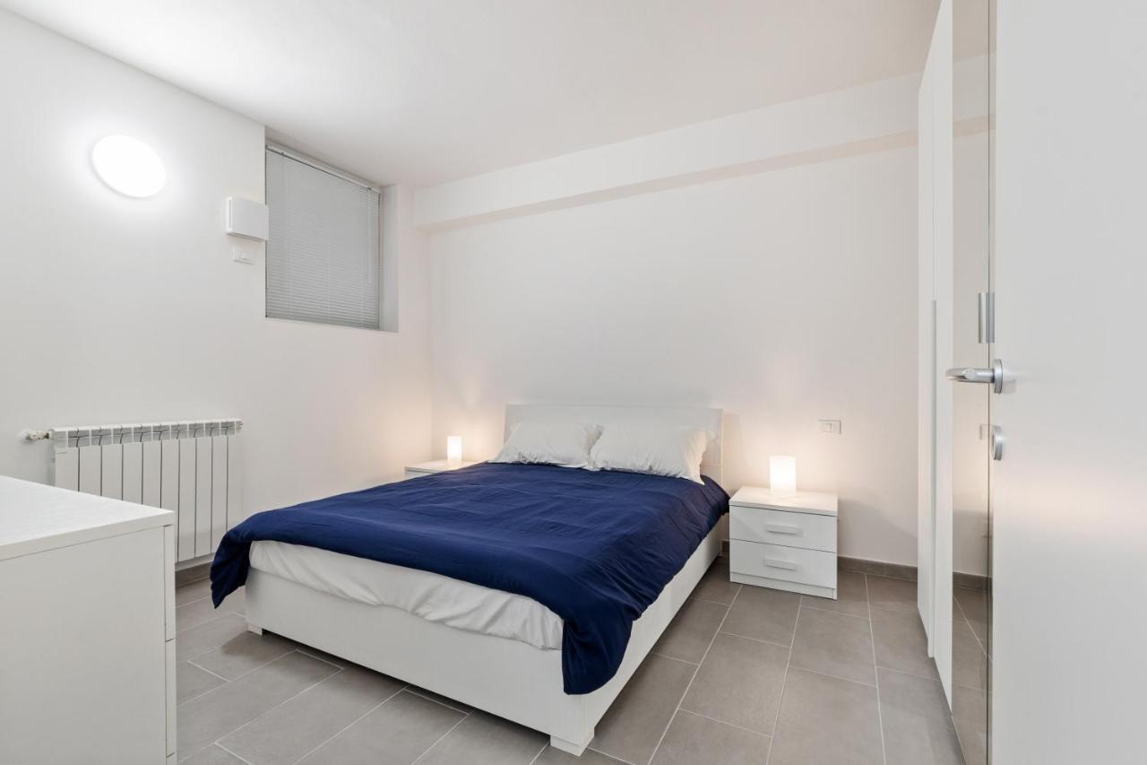 Appartamento Staurenghi Blu - Affitti Brevi Italia Varese Exteriör bild